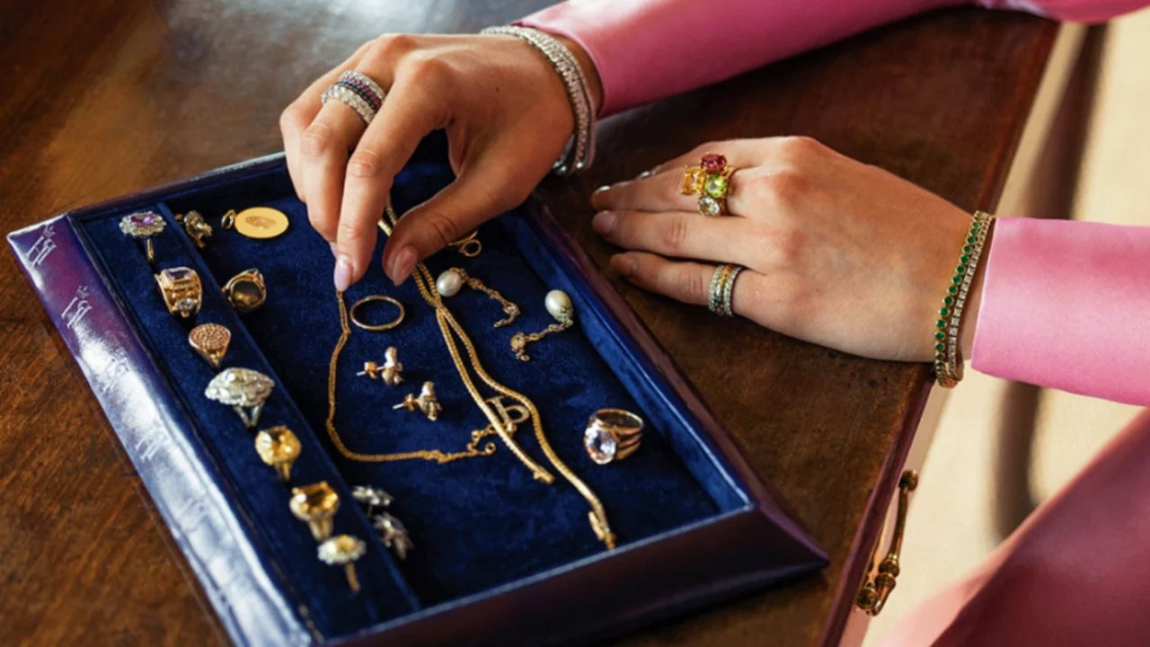 Jewelry Engraving Gift: Witness Your Love from Beginning to End