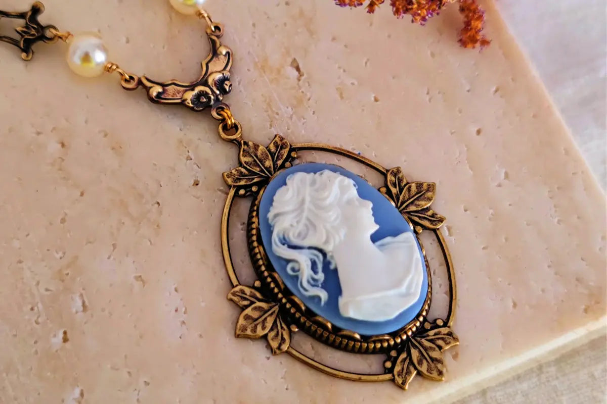 A beautiful cameo gemstone necklace