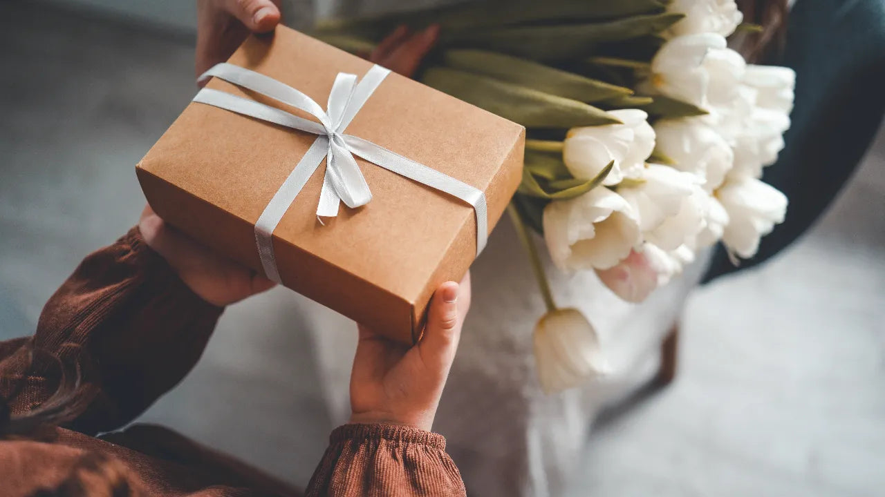 Why Engraved Jewelry Makes the Best Gift During the Holiday Season